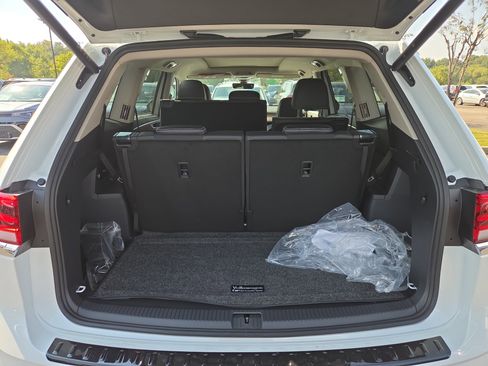 New 2026 Volkswagen Atlas SE image 9