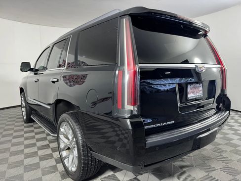 Used 2018 Cadillac Escalade Premium Luxury image 28