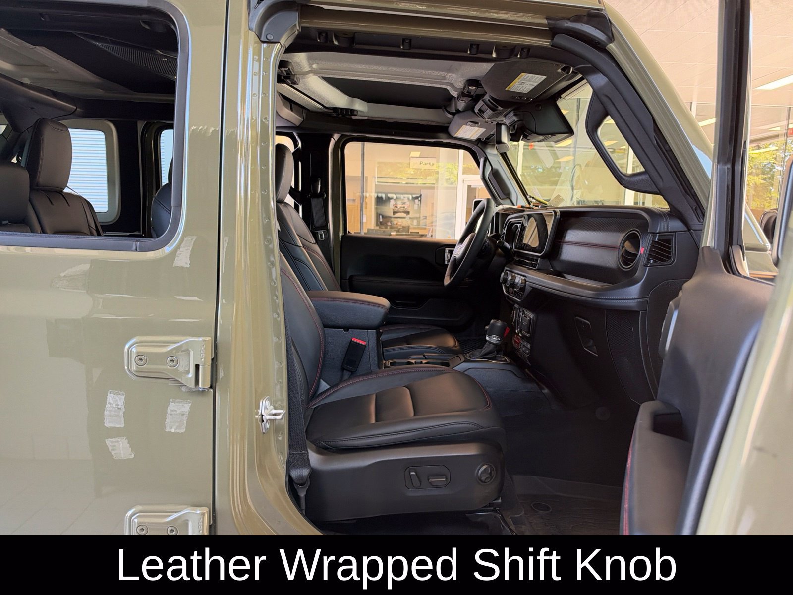 Used 2025 Jeep Wrangler Unlimited Rubicon AWD/4WD image 36