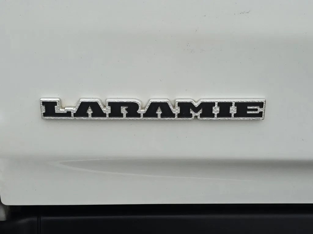Used 2019 RAM 1500 Laramie AWD/4WD image 13