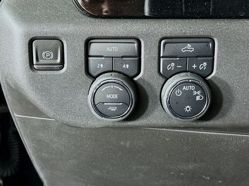 Used 2023 Chevrolet Silverado 1500 LT image 16