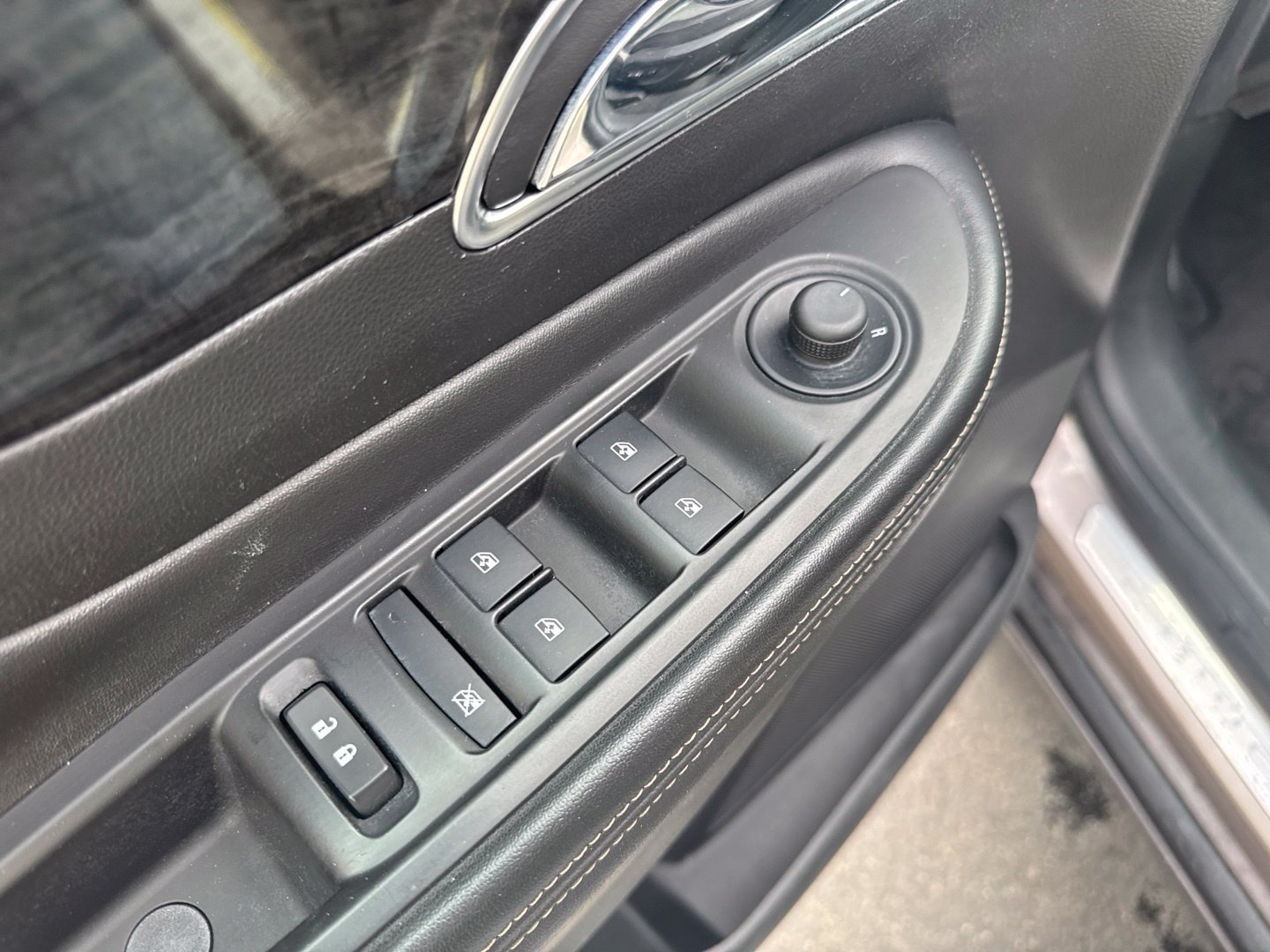 Used 2014 Buick Encore FWD image 19