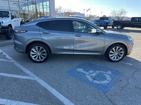 Used 2024 Buick Envista Avenir image 32