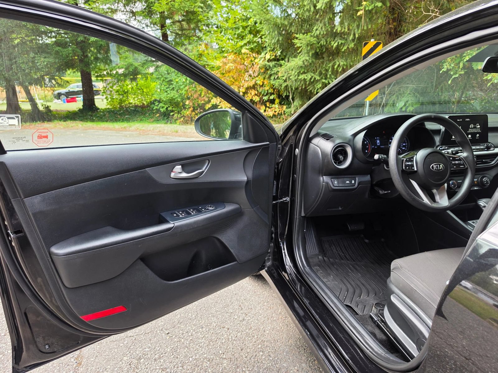 Used 2021 Kia Forte LXS FWD image 18