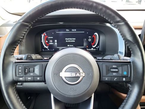 Used 2024 Nissan Pathfinder Platinum w/ Cargo Package AWD/4WD image 15