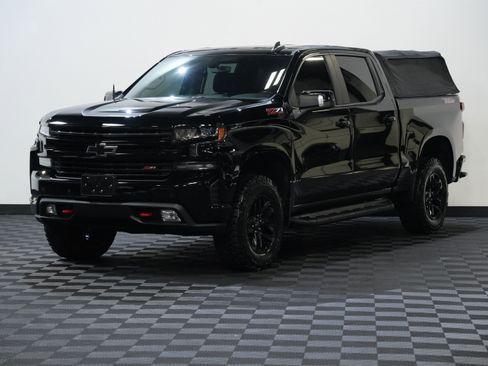 Used 2021 Chevrolet Silverado 1500 LT Trail Boss w/ Convenience Package II image 3