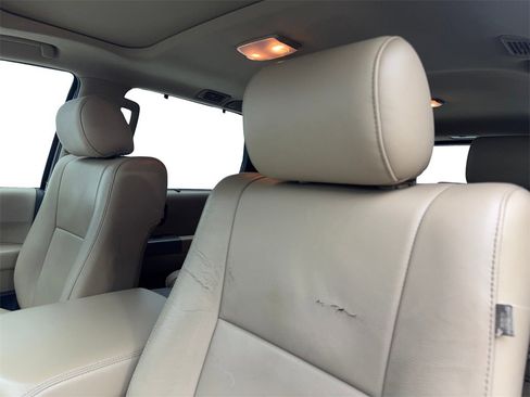 Used 2015 Toyota Sequoia Limited image 27