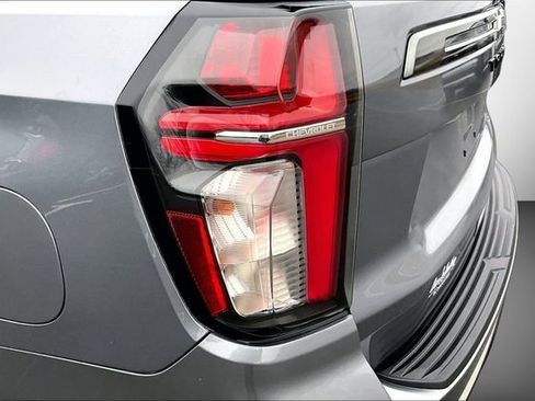 Used 2022 Chevrolet Tahoe RST w/ Luxury Package AWD/4WD image 31