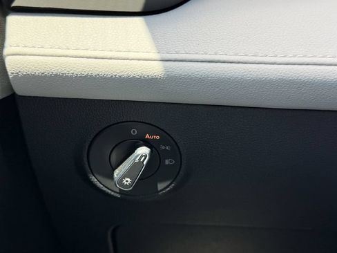 Used 2025 Volkswagen Taos S FWD image 19