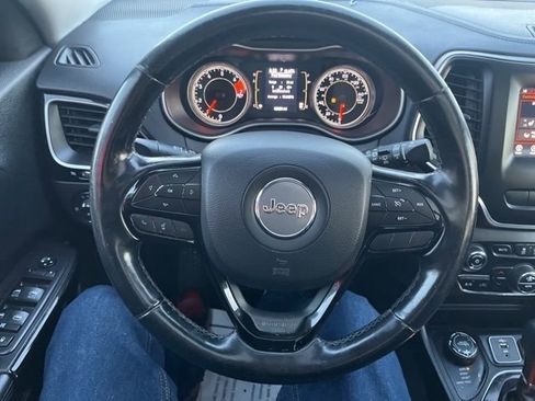 Used 2020 Jeep Cherokee Latitude Plus image 32