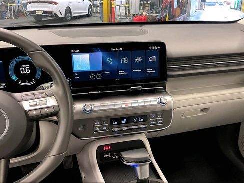 Used 2025 Hyundai Kona SEL FWD image 5