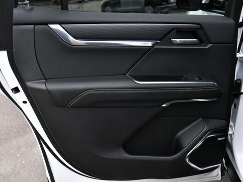 Used 2024 GMC Acadia Elevation image 43