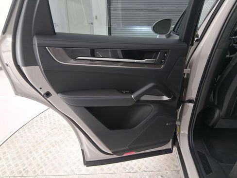 Certified 2026 Porsche Cayenne GTS image 30