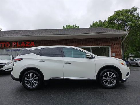 Used 2017 Nissan Murano S image 4