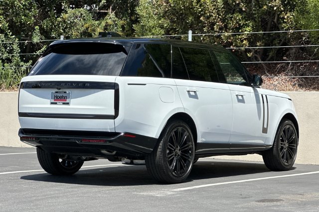 New 2026 Land Rover Range Rover Long Wheelbase SE AWD/4WD image 5