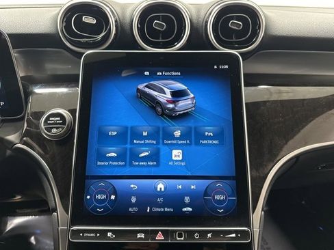 Used 2025 Mercedes-Benz GLC 300 4MATIC image 23