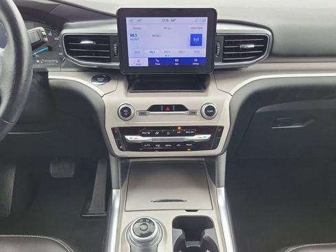 Used 2023 Ford Explorer XLT w/ Equipment Group 202A image 15