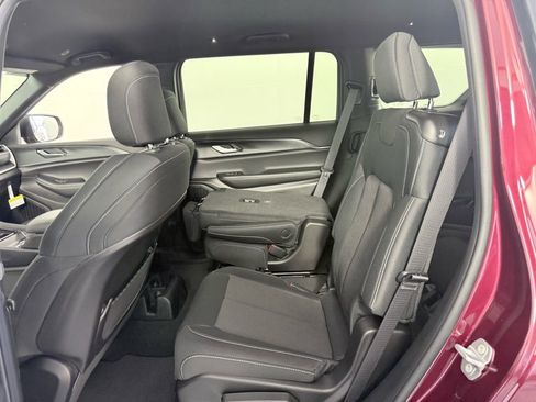 New 2026 Jeep Grand Cherokee L Laredo image 18