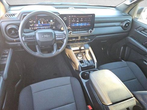 Used 2024 Chevrolet Colorado Trail Boss w/ Technology Package image 17