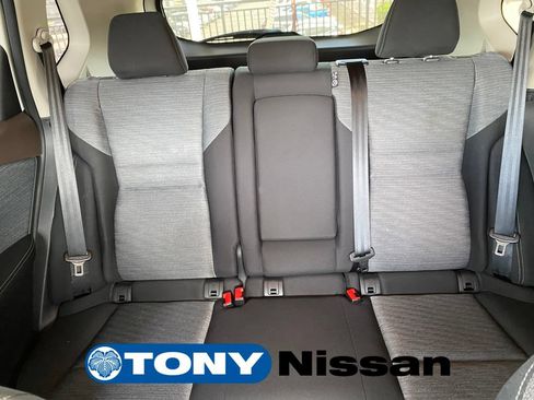 Used 2021 Nissan Rogue SV FWD image 18