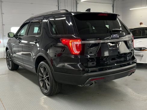 Used 2017 Ford Explorer XLT w/ Equipment Group 202A AWD/4WD image 10
