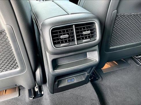 Certified 2025 Mercedes-Benz GLE 450e 4MATIC image 25
