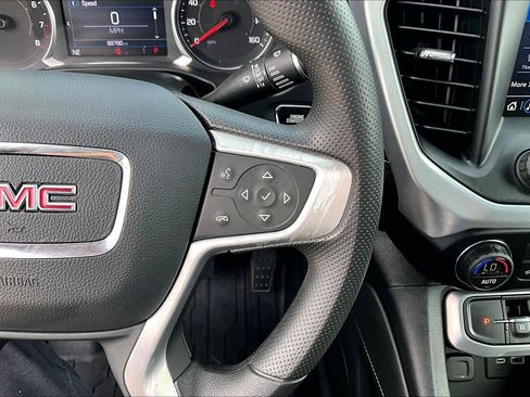 Used 2021 GMC Acadia SLE w/ Driver Convenience Package image 24