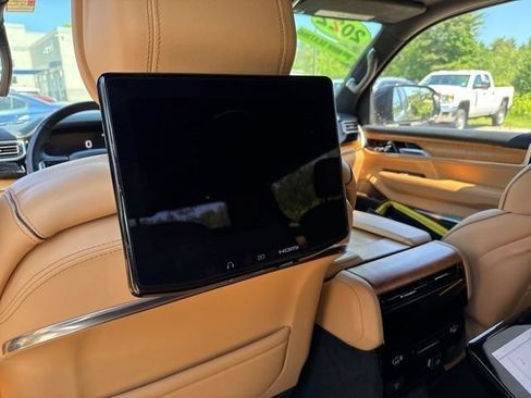 Used 2022 Jeep Grand Wagoneer Series III w/ Rear Seat Video Group 1 AWD/4WD image 12