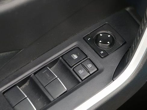 Used 2021 Toyota RAV4 XLE Premium AWD/4WD image 30