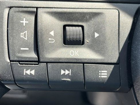 Used 2023 Nissan Rogue S FWD image 22