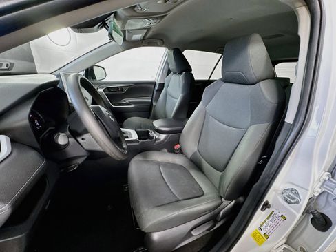 Certified 2023 Toyota RAV4 LE AWD/4WD image 16