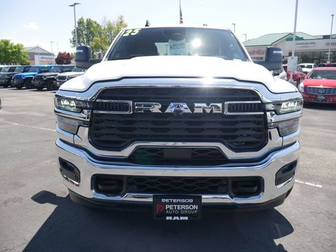 Used 2025 RAM 2500 Big Horn AWD/4WD image 3