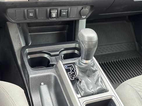 Used 2021 Toyota Tacoma SR5 RWD image 21