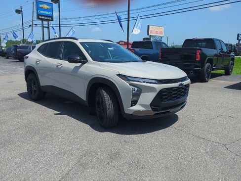 New 2026 Chevrolet Trax ACTIV w/ Sunroof Package FWD image 5