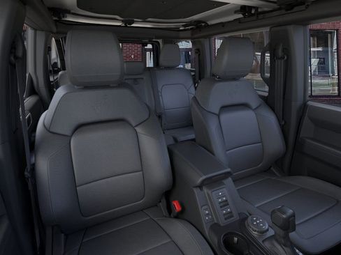 New 2025 Ford Bronco Badlands image 10