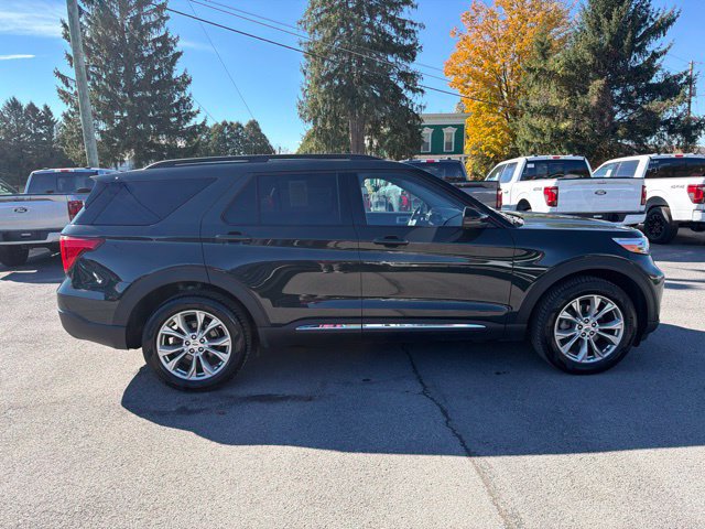 Used 2024 Ford Explorer XLT w/ Equipment Group 202A AWD/4WD image 9