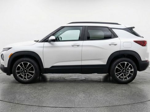 Used 2025 Chevrolet TrailBlazer LT image 5