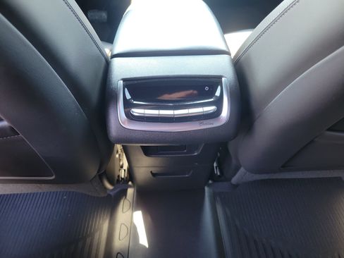 Used 2020 Cadillac XT6 Premium Luxury FWD image 13