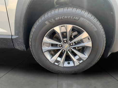 Certified 2025 Chevrolet Equinox LT image 3