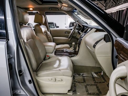 Used 2016 INFINITI QX80 2WD w/ Driver's Assistance Package image 43