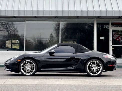 Used 2017 Porsche 718 Boxster image 10