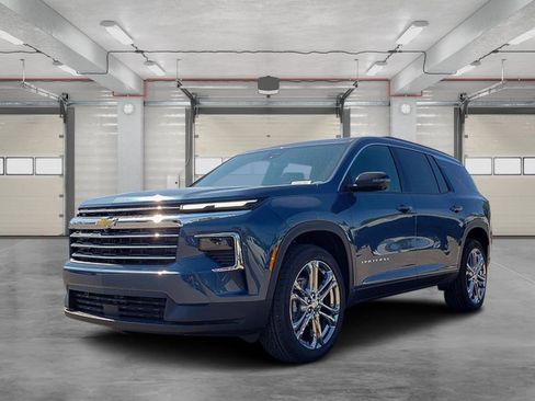 New 2026 Chevrolet Traverse LT w/ Driver Confidence Package image 3