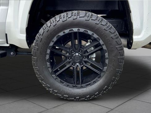 Used 2024 Toyota Tacoma SR5 AWD/4WD image 26