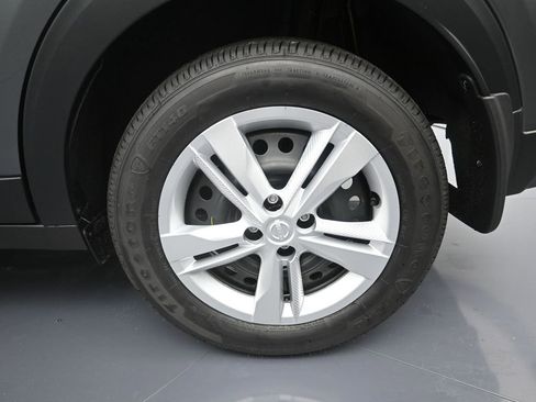 New 2025 Nissan Kicks Play S FWD image 9