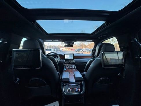 Used 2020 Lincoln Navigator L Reserve w/ Luxury Package image 22