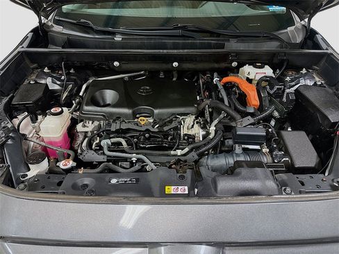 Used 2019 Toyota RAV4 LE image 33