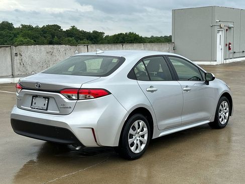 Used 2024 Toyota Corolla LE FWD image 4