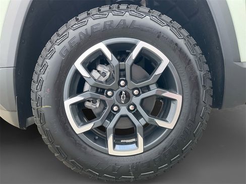 New 2026 Chevrolet Equinox ACTIV w/ Convenience Package III image 15