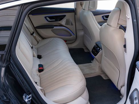 Used 2022 Mercedes-Benz EQS 450+ Sedan image 30