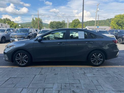 Used 2024 Kia Forte LXS FWD image 5